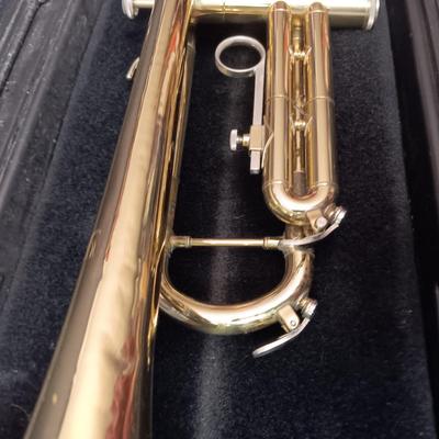 VERY NICE BACH SELMER TRUMPET IN HARD SIDED CASE