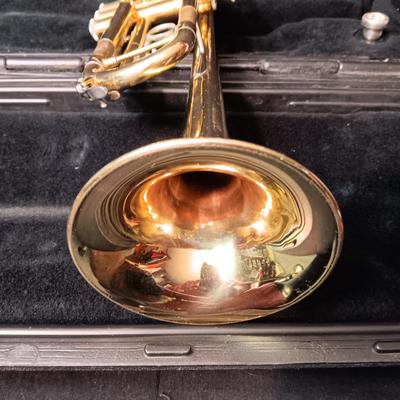 VERY NICE BACH SELMER TRUMPET IN HARD SIDED CASE