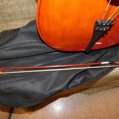 Unbranded 7/8 Cello w/ Gig Bag, 25.25” Back, 42” Overall