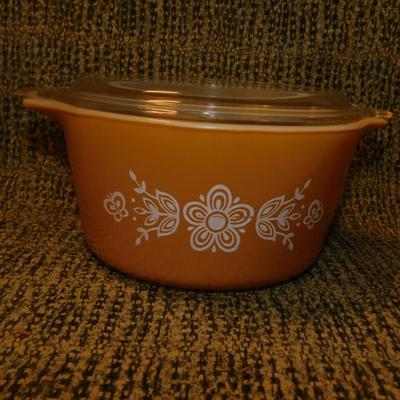 Vintage PYREX “Butterfly Gold” Mixing Bowls &amp; Covered Dish w/ Lid