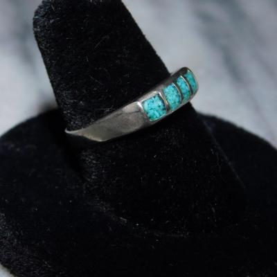 Vintage 925 Sterling Ring w/ Turquoise Chips Size 7.5, 1.9g