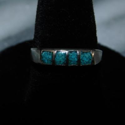 Vintage 925 Sterling Ring w/ Turquoise Chips Size 7.5, 1.9g