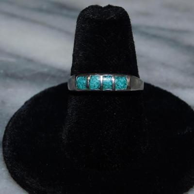 Vintage 925 Sterling Ring w/ Turquoise Chips Size 7.5, 1.9g
