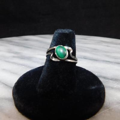 Vintage 925 Sterling Malachite Ring Size 7, 2.1g