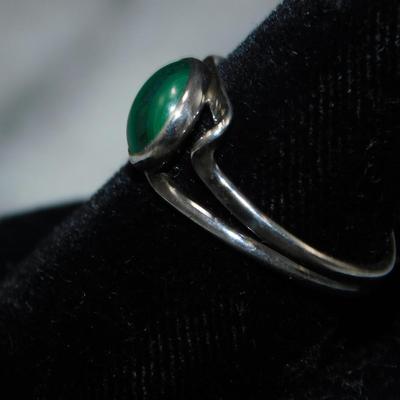 Vintage 925 Sterling Malachite Ring Size 7, 2.1g