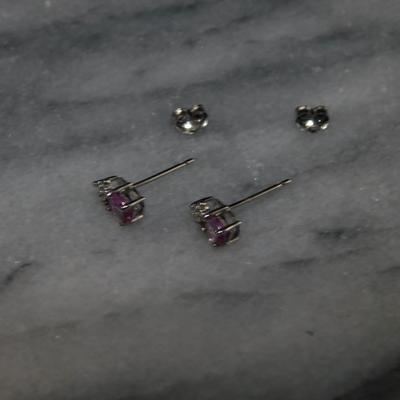 10k White Gold Pink Topaz &amp; Diamond Stud Earrings 0.6g