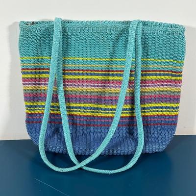 LOT 252: Purse/Hand Bag Collection - Crazy Horse, Stone Mountain & More