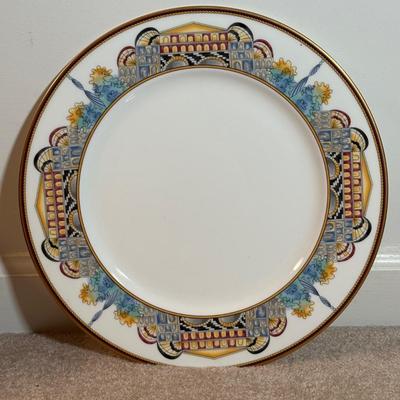 LOT 265: Beautiful Home Decor Collection