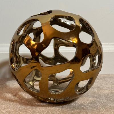 LOT 265: Beautiful Home Decor Collection