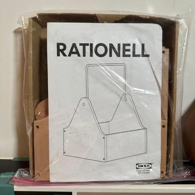 LOT 265: Beautiful Home Decor Collection