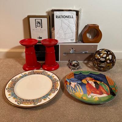 LOT 265: Beautiful Home Decor Collection