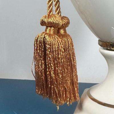 LOT 266: Beautiful Ceramic Table Lamp & Wooden Framed Wall Mirror