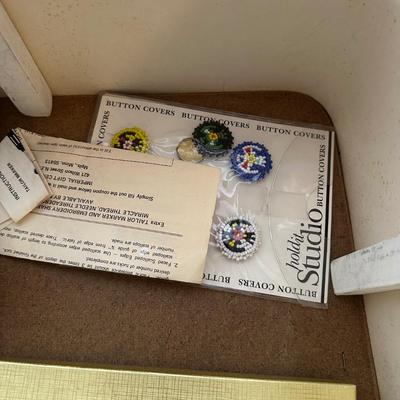 LOT 267: Sewing/Knitting Essentials!