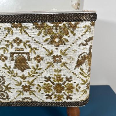 LOT 267: Sewing/Knitting Essentials!