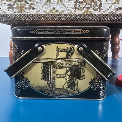 LOT 267: Sewing/Knitting Essentials!