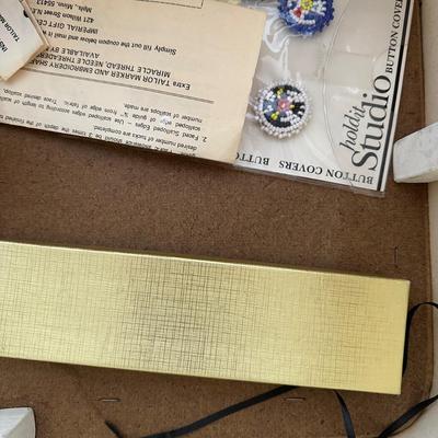 LOT 267: Sewing/Knitting Essentials!