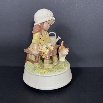 LOT 268: Wedgwood Beatrix Potter Teapot, Vintage Otagiri Music Boxes: Home Sweet Home & You've Got a Friend