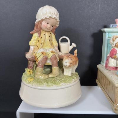 LOT 268: Wedgwood Beatrix Potter Teapot, Vintage Otagiri Music Boxes: Home Sweet Home & You've Got a Friend