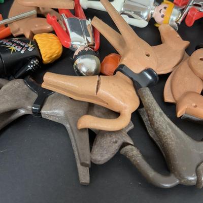 LOT 269: Playmobile Figures, Horse, Fort, Teepee