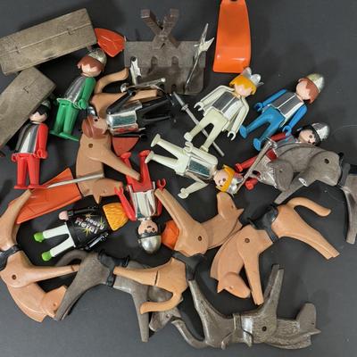 LOT 269: Playmobile Figures, Horse, Fort, Teepee