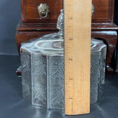 LOT 276: Waterford Crystal Vanity Bow: Powder/Trinket, Vintage Godinger Silver-Plated Trinket Box, Royal Europe Bud Vase, International...