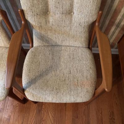 LOT 278: Mid-Century Modern Danish Teak Table and 6 Chairs