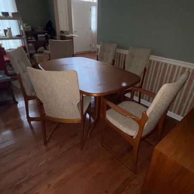 LOT 278: Mid-Century Modern Danish Teak Table and 6 Chairs