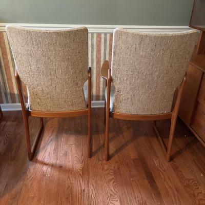 LOT 278: Mid-Century Modern Danish Teak Table and 6 Chairs