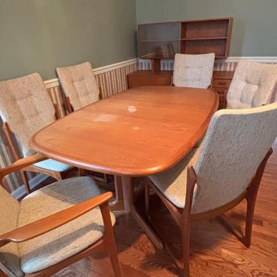 LOT 278: Mid-Century Modern Danish Teak Table and 6 Chairs