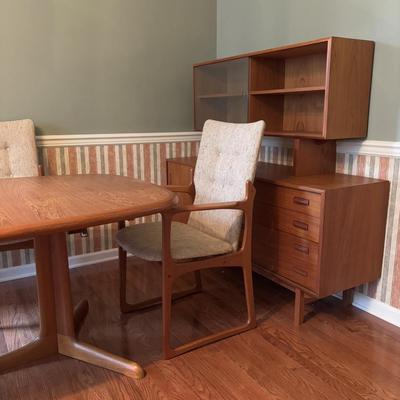 LOT 278: Mid-Century Modern Danish Teak Table and 6 Chairs