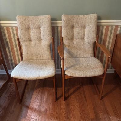 LOT 278: Mid-Century Modern Danish Teak Table and 6 Chairs