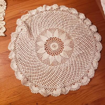 Tablecloths, Pier One Table Runner, Lenox Linens, Doilies & More (PB-KD)