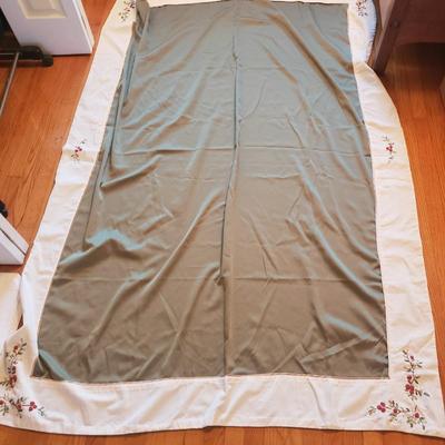 Tablecloths, Pier One Table Runner, Lenox Linens, Doilies & More (PB-KD)