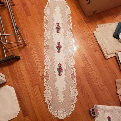 Tablecloths, Pier One Table Runner, Lenox Linens, Doilies & More (PB-KD)