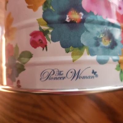 McCoy Ceramic Apple Cookie Jar & Pioneer Woman Sifter (GB-KD)