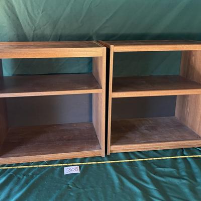 2 Shelves