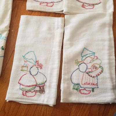 Embroidered Napkins, Tea Towels, Pillow Cases and Table Cloths (GB-KD)