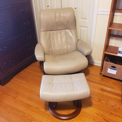 Stressless Leather Recliner W/Ottoman (GB-KD)