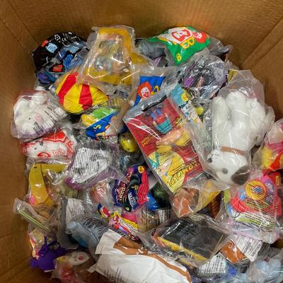 Large amount of McDonalds & other restaurants kids toys