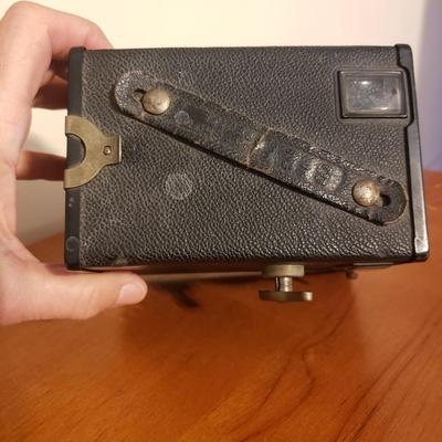 AGFA Ansco Vintage Box Camera and Vintage Egyptian Cigarette Case (GB-KD)