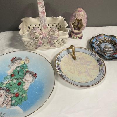 Basket & decorative plates
