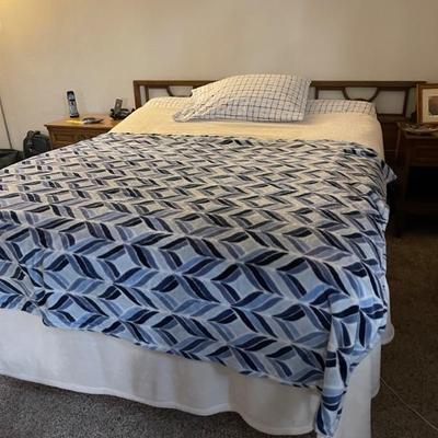 Bedspreads and blankets 