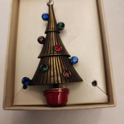 Christmas brooch