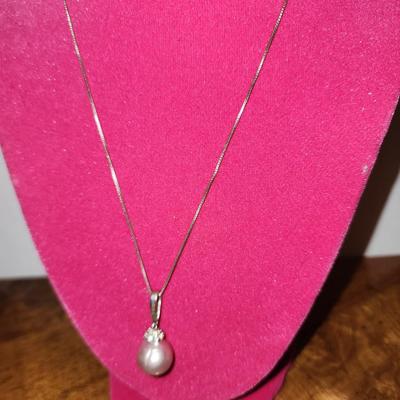 Lavender freshwater pearl necklace