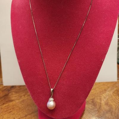Lavender freshwater pearl necklace