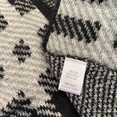 Coco + Carmen sweater wrap New