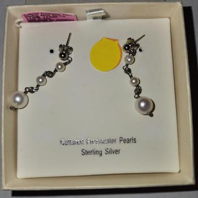 Dangling freshwater pearl earrings