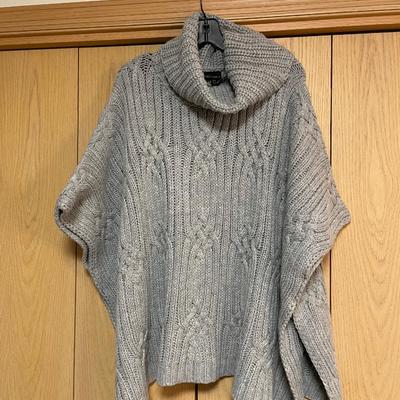Coco + Carmen Grey pullover