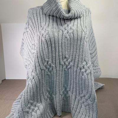 Coco + Carmen Grey pullover
