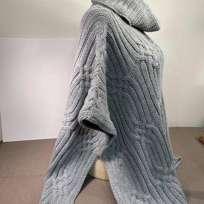 Coco + Carmen Grey pullover